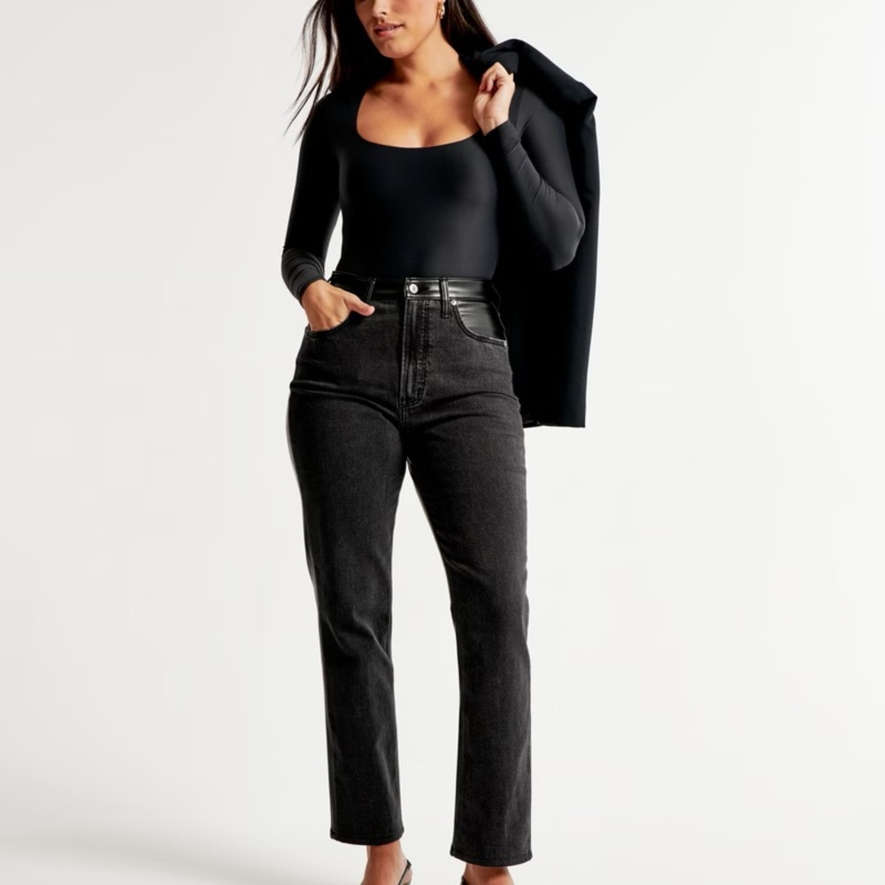 Mixed Fabric Curve Love Ultra High Rise Ankle Straight Jean